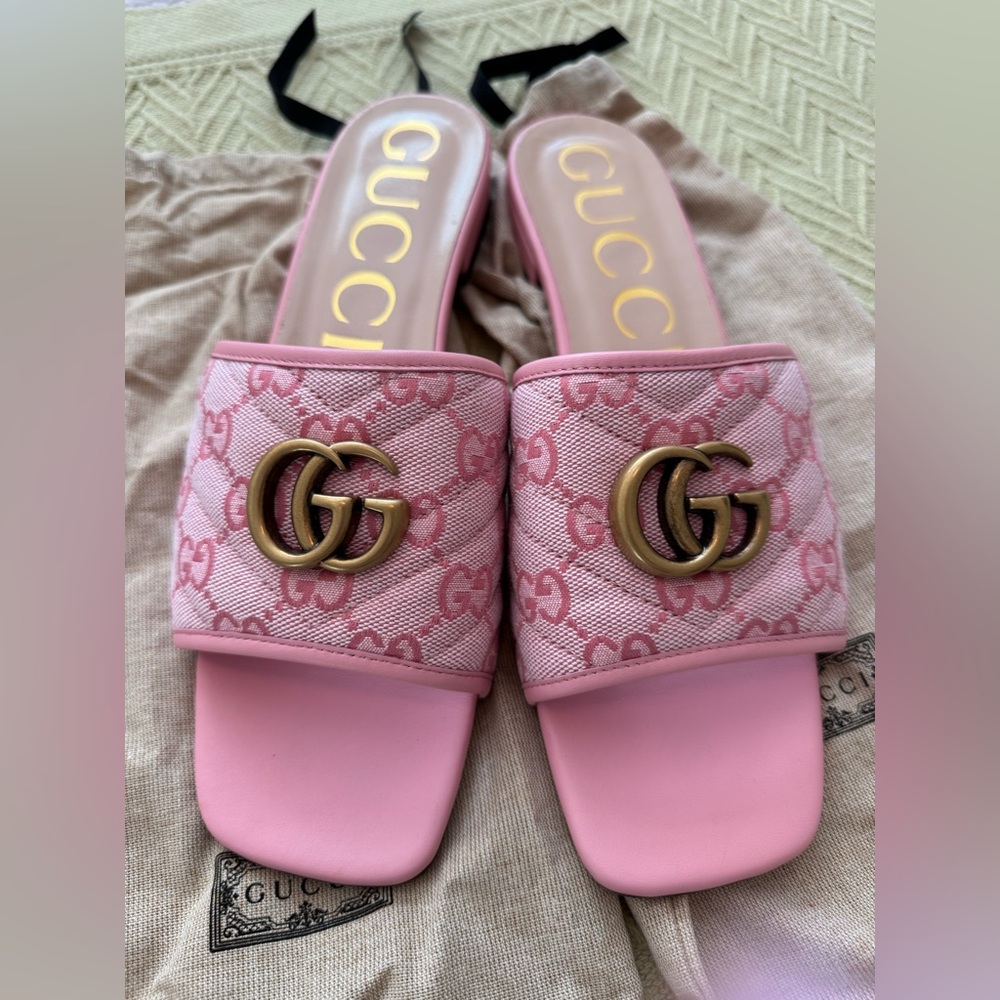 Gucci Pink GG Canvas Slide Sandals with Gold Double G Accent - Picture 13 of 15